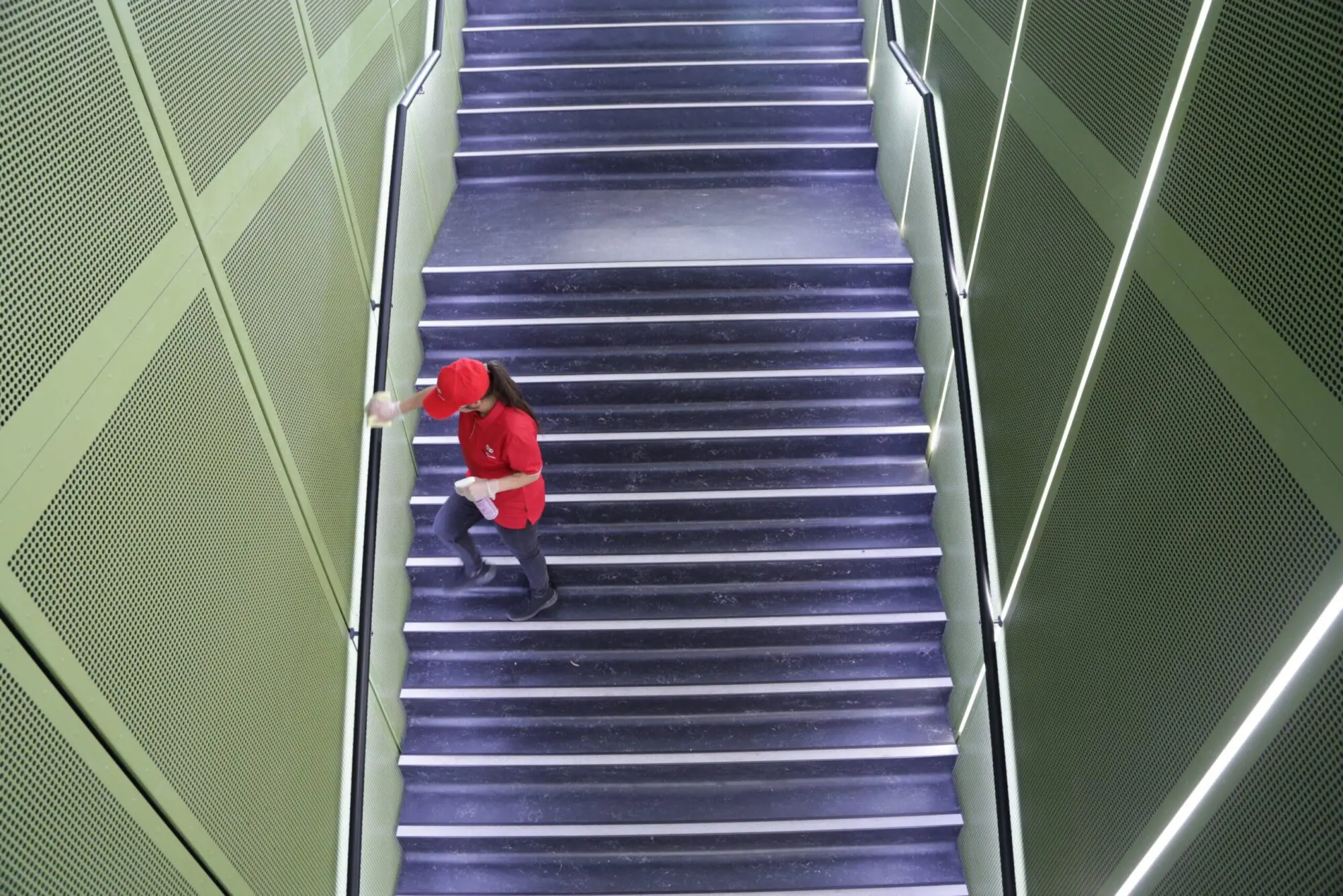 stairs cleaning 