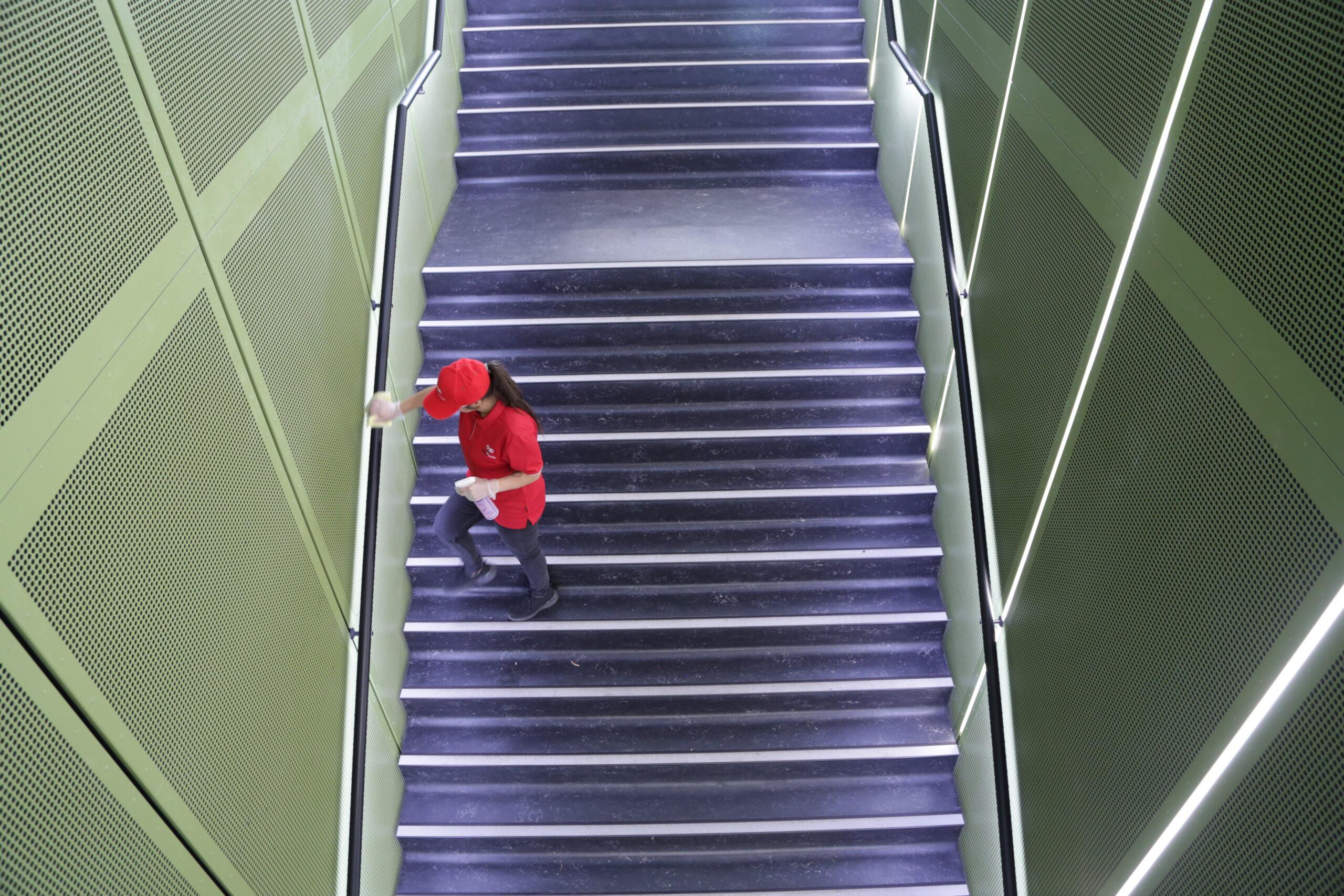 stairs cleaning 